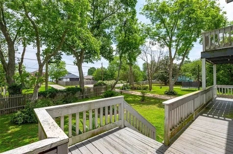 3726 Bayshore Drive Bacliff TX 77518