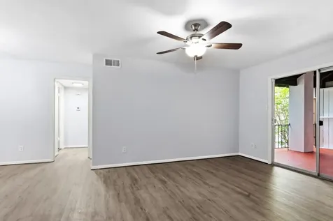 2744 Briarhurst Drive 49 Houston TX 77057