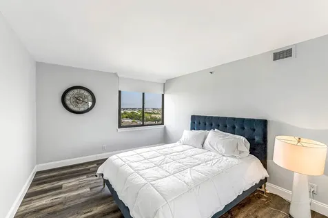 3525 Sage Road 1115 Houston TX 77056