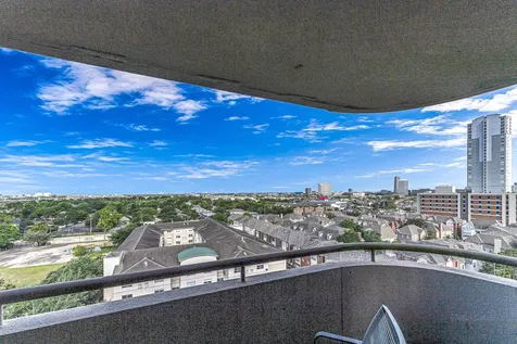 3525 Sage Road 1115 Houston TX 77056