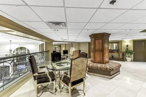3525 Sage Road 1115 Houston TX 77056