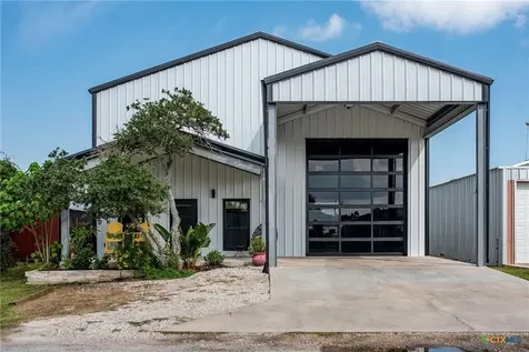 804 W Tyler Avenue Port O Connor TX 77982