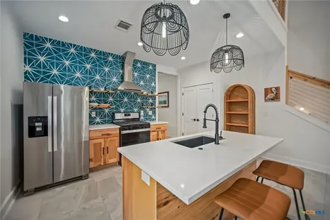 804 W Tyler Avenue Port O Connor TX 77982