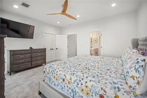 804 W Tyler Avenue Port O Connor TX 77982