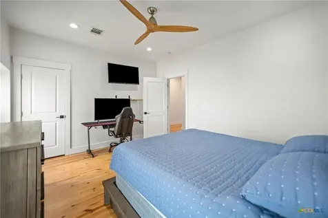 804 W Tyler Avenue Port O Connor TX 77982