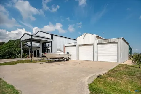 804 W Tyler Avenue Port O Connor TX 77982