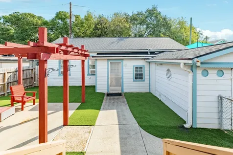 4719 Avenue R Galveston TX 77551