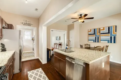4719 Avenue R Galveston TX 77551