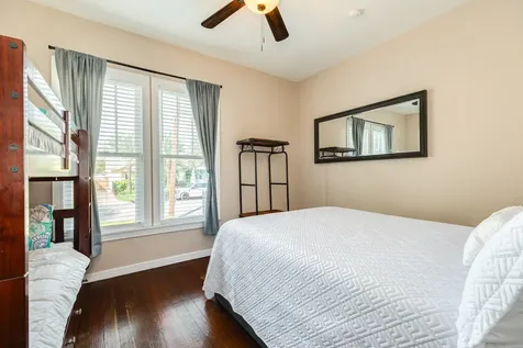 4719 Avenue R Galveston TX 77551