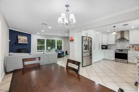 1010 Rosewood Drive Dickinson TX 77539