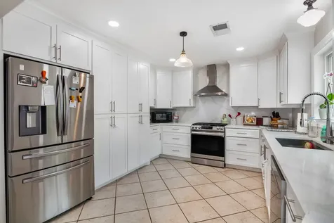 1010 Rosewood Drive Dickinson TX 77539
