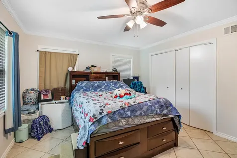 1010 Rosewood Drive Dickinson TX 77539