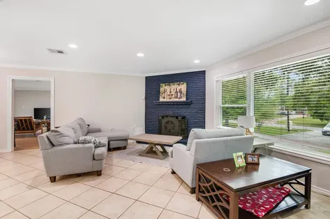 1010 Rosewood Drive Dickinson TX 77539