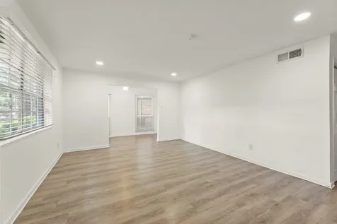 12633 Memorial Drive 57 Houston TX 77024
