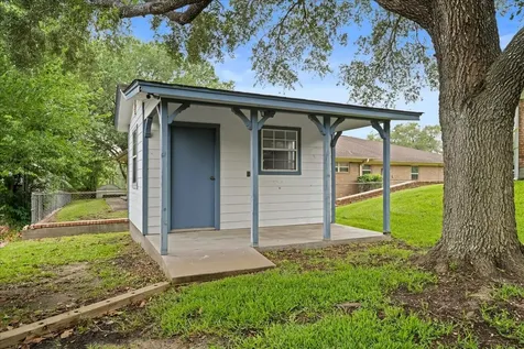 159 Charles Street La Grange TX 78945