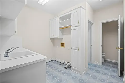 159 Charles Street La Grange TX 78945