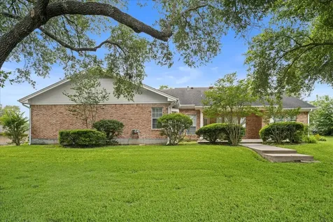 159 Charles Street La Grange TX 78945