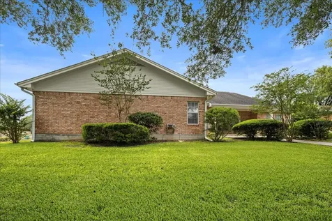 159 Charles Street La Grange TX 78945