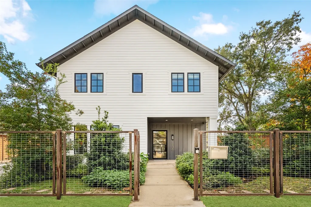 1136 Woodland Street Houston TX 77009