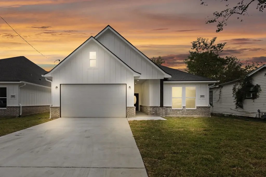 1815 N 19th Street Nederland TX 77627