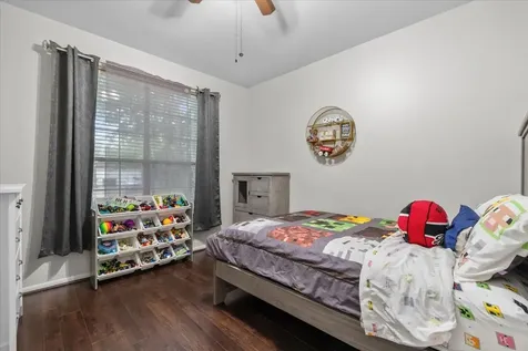 2001 Running Brook Lane Pearland TX 77584
