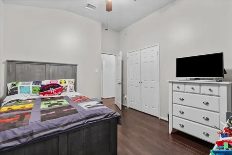 2001 Running Brook Lane Pearland TX 77584