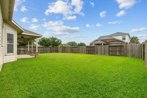 2001 Running Brook Lane Pearland TX 77584