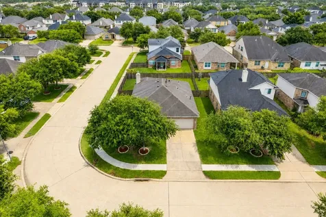2001 Running Brook Lane Pearland TX 77584