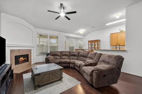 2001 Running Brook Lane Pearland TX 77584