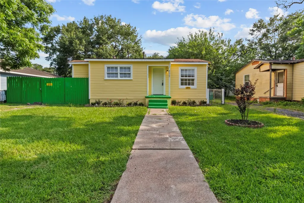 605 Pearl Street Baytown TX 77520