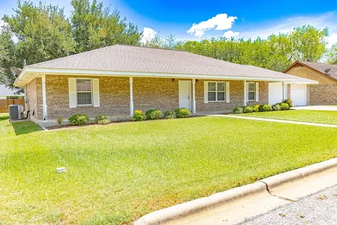 216 E Montana Drive Shiner TX 77984
