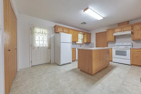 216 E Montana Drive Shiner TX 77984