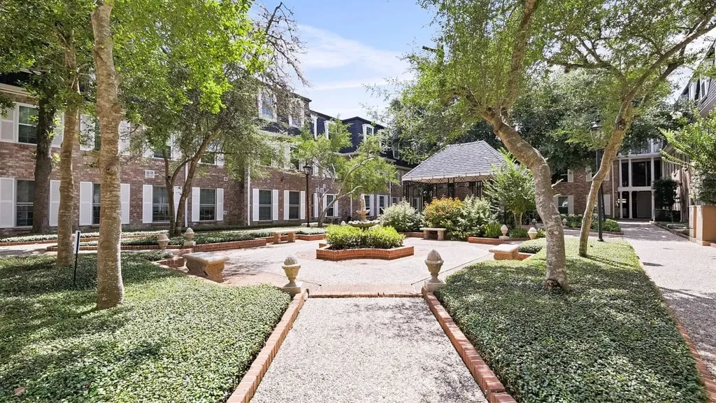 361 N Post Oak Lane 341 Houston TX 77024