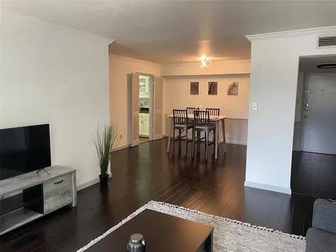 361 N Post Oak Lane 341 Houston TX 77024