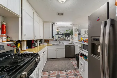 6503 Sharon Lane Hitchcock TX 77563