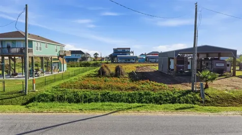 876 S Monkhouse Drive Crystal Beach TX 77650