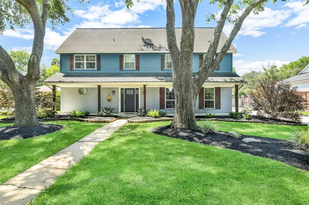 404 Independence Drive Friendswood TX 77546