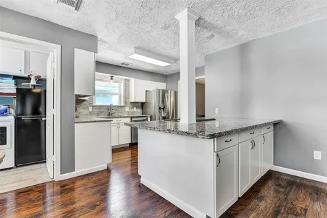 404 Independence Drive Friendswood TX 77546