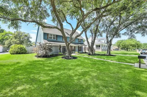 404 Independence Drive Friendswood TX 77546