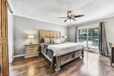 404 Independence Drive Friendswood TX 77546