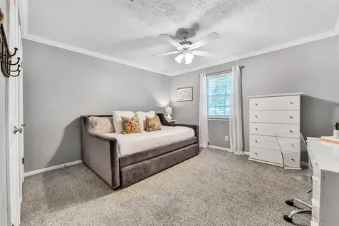 404 Independence Drive Friendswood TX 77546