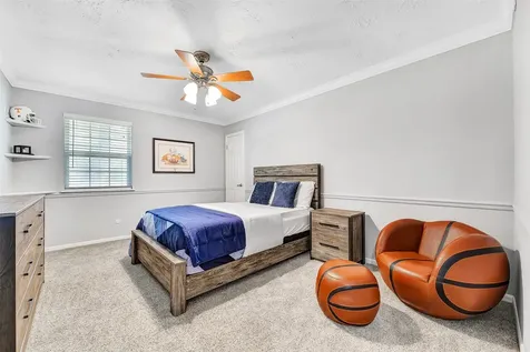 404 Independence Drive Friendswood TX 77546