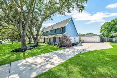 404 Independence Drive Friendswood TX 77546