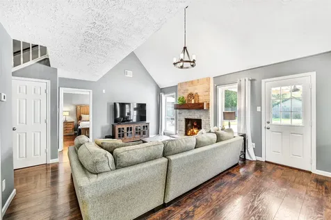 404 Independence Drive Friendswood TX 77546