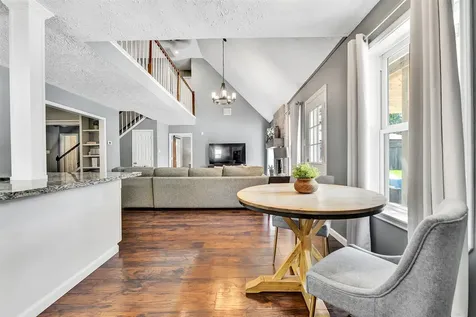 404 Independence Drive Friendswood TX 77546