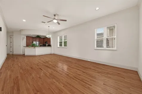58 Briar Hollow Lane 204 Houston TX 77027