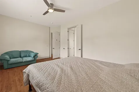 58 Briar Hollow Lane 204 Houston TX 77027