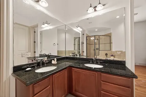 58 Briar Hollow Lane 204 Houston TX 77027