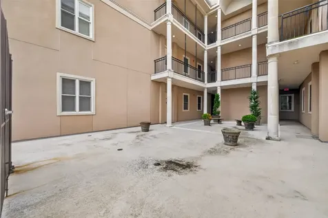 58 Briar Hollow Lane 204 Houston TX 77027
