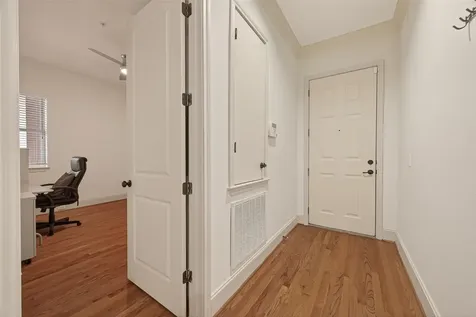 58 Briar Hollow Lane 204 Houston TX 77027